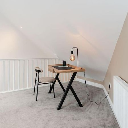 Boutique Apartment - Mazerystays Exley ภายนอก รูปภาพ