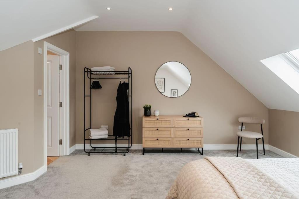 Boutique Apartment - Mazerystays Exley ภายนอก รูปภาพ