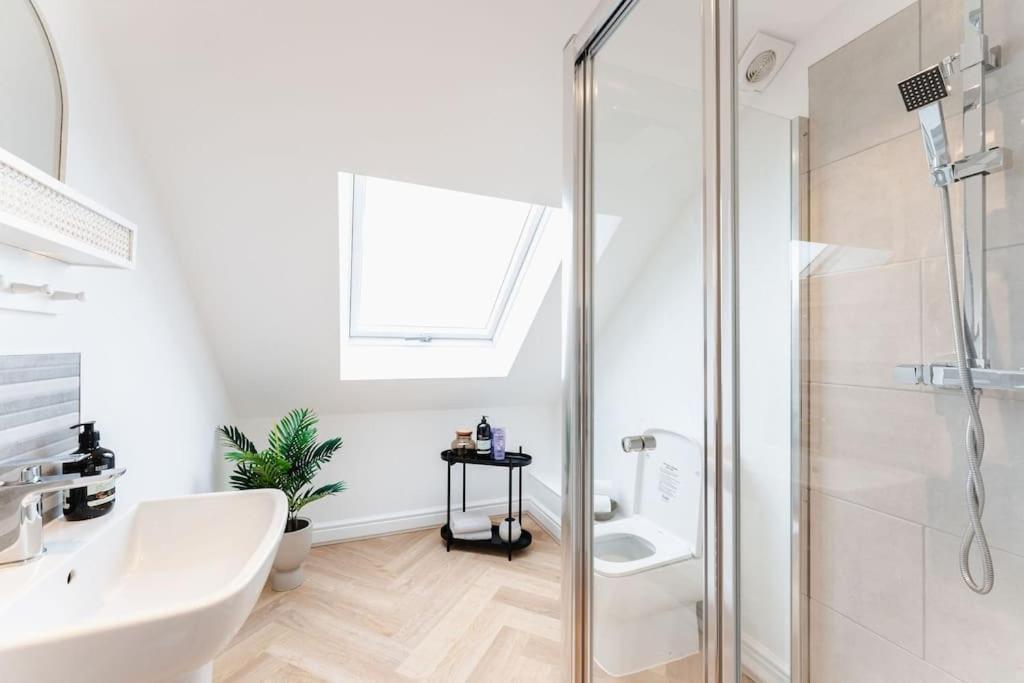 Boutique Apartment - Mazerystays Exley ภายนอก รูปภาพ