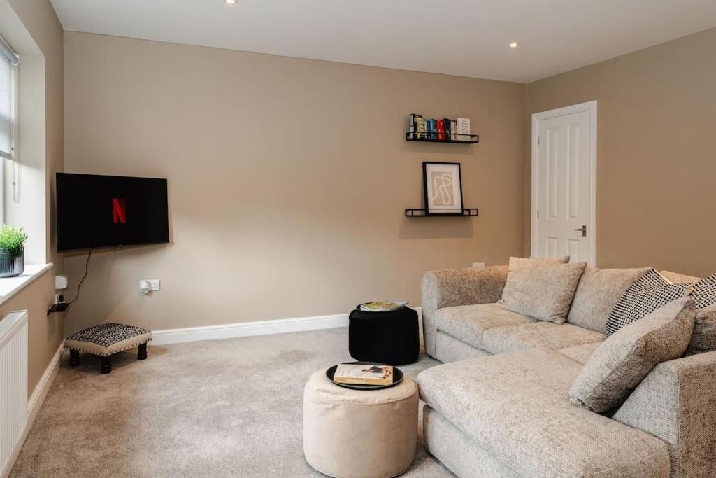 Boutique Apartment - Mazerystays Exley ภายนอก รูปภาพ